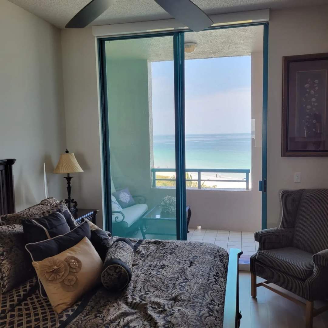 beach-condo_1688699152629